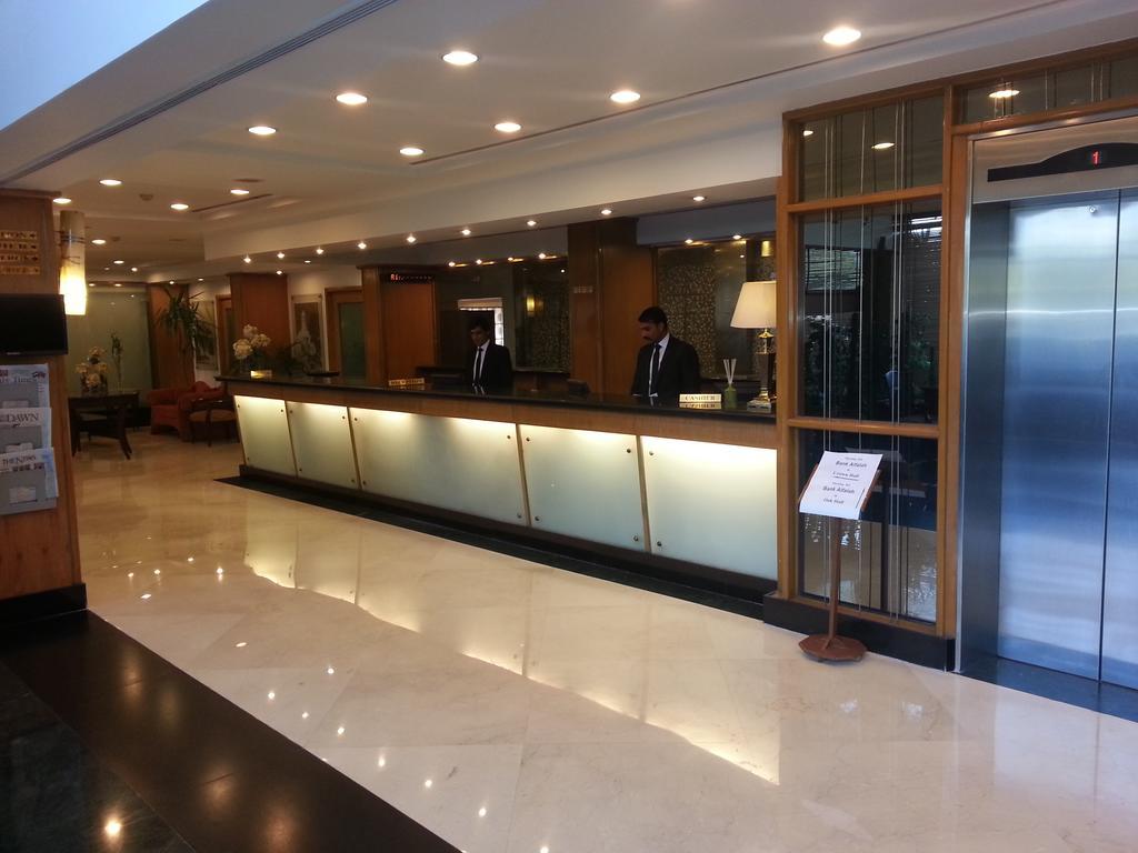 Hotel Crown Plaza Islamabad Eksteriør bilde